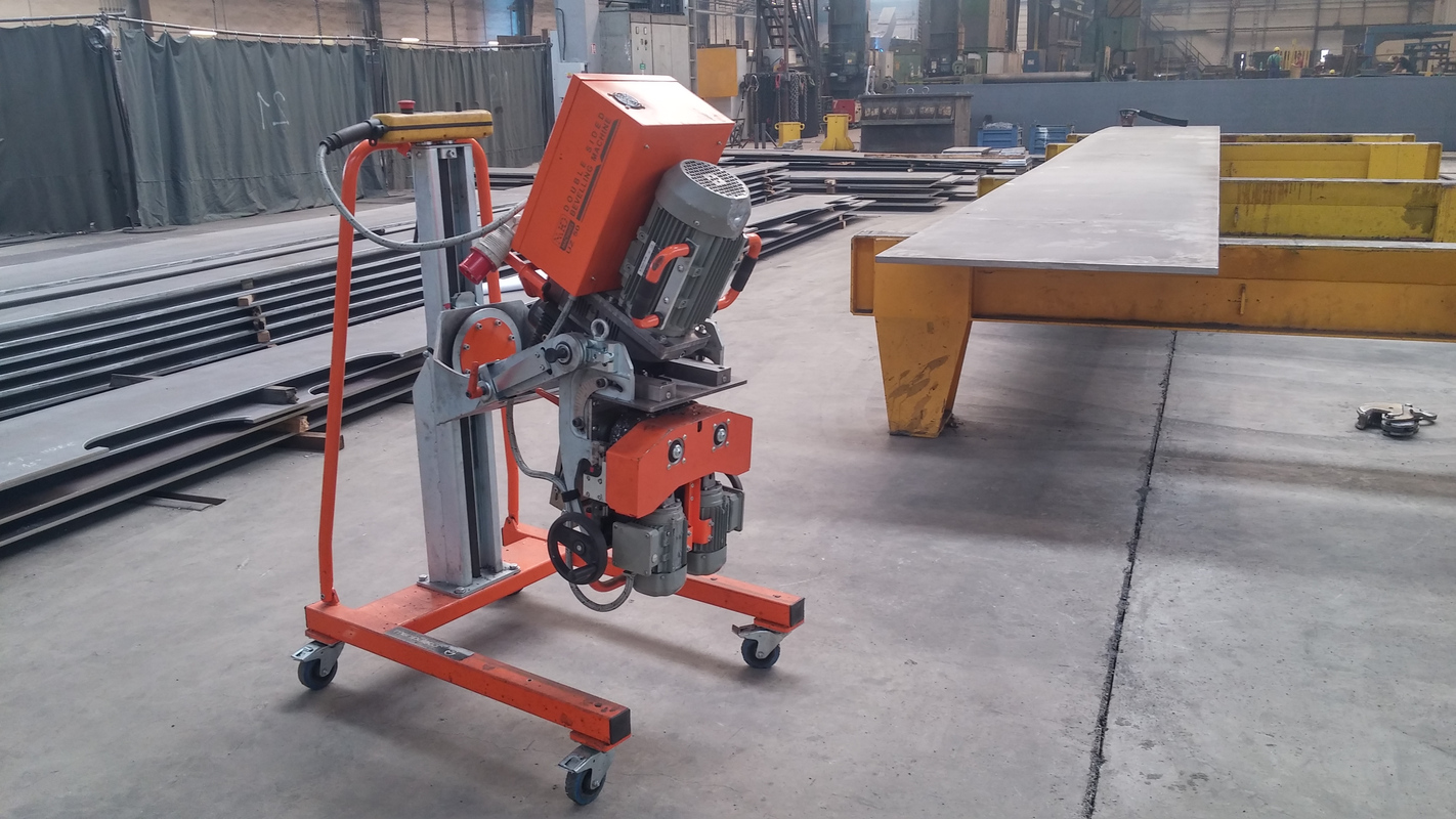 N.KO Automatische Schweisskantenfräsmaschine UZ50 TRIUMPH